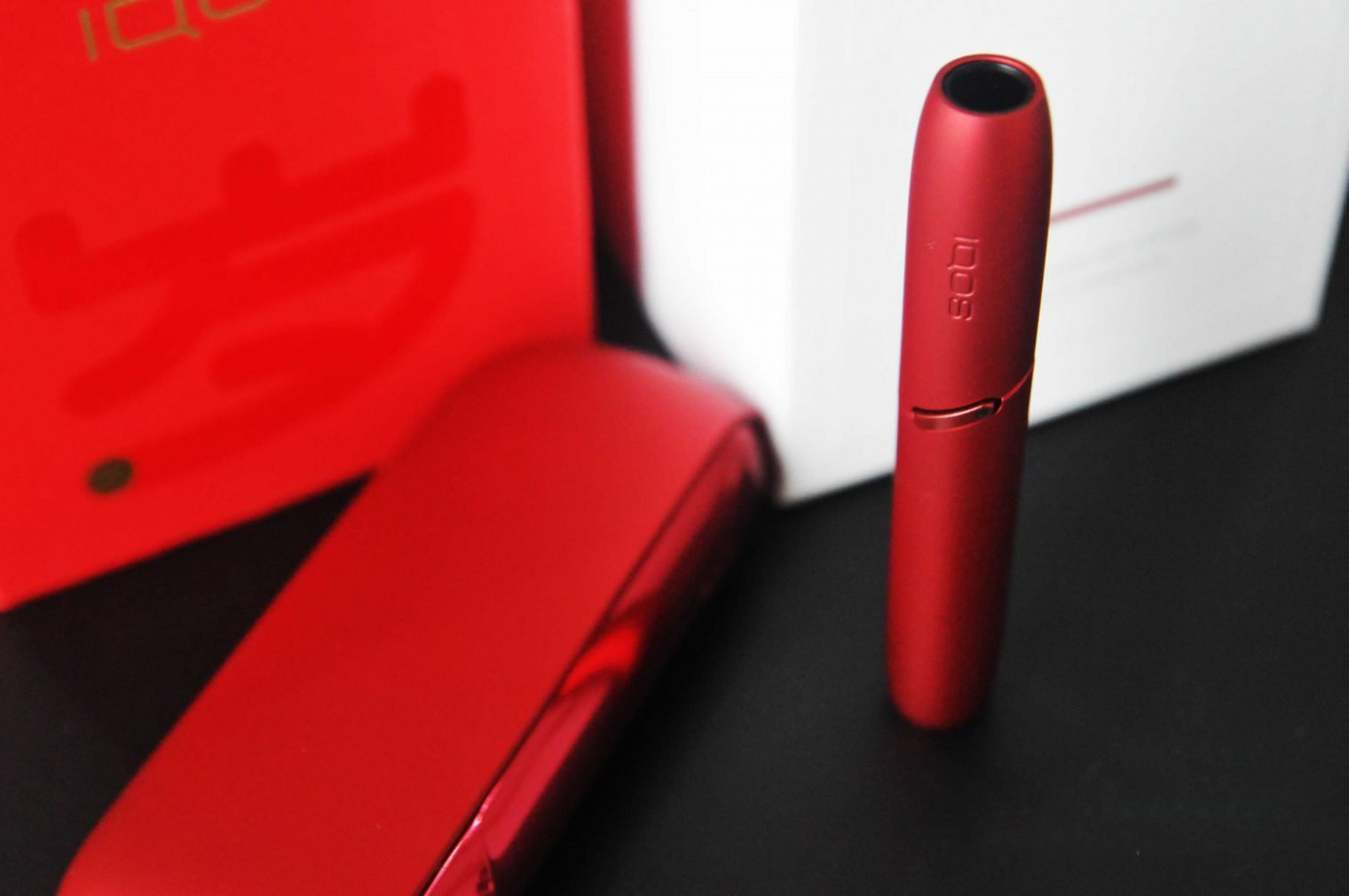 may-iqos-3-phien-ban-mau-do-red